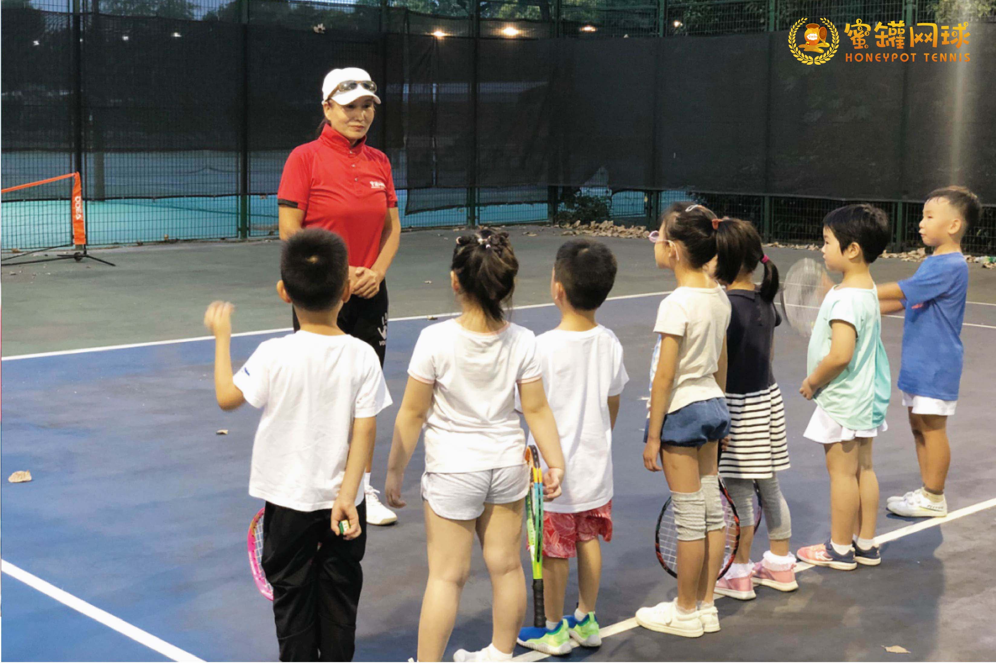 2020年9月夏溪瑶教练为蜜罐网球学员进行赛前集训.jpg